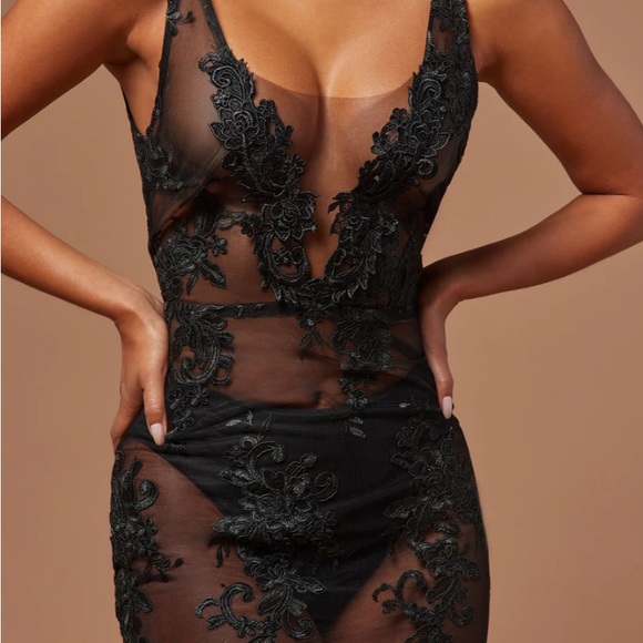 Clarice Lace Gown in Black - worn once for a shoot - Picture 3 of 4